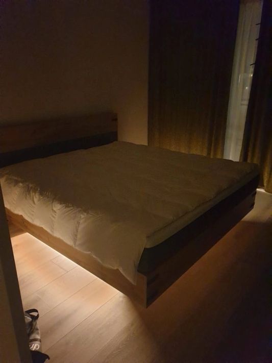 Bedverlichting 1 zijde complete set 2 meter LED strip warm wit met bewegingssensor en hoekprofiel