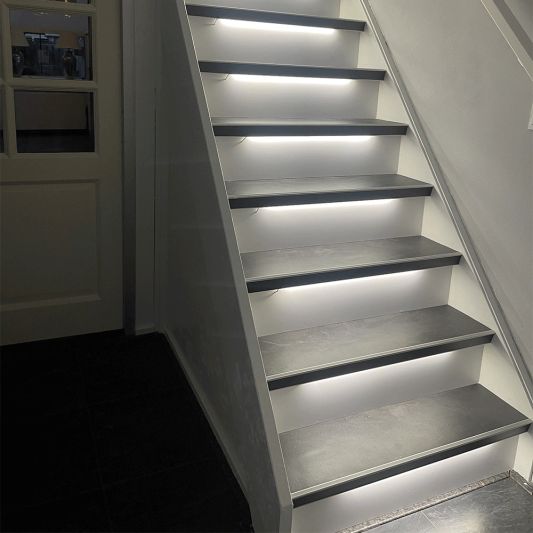 Dynamische trapverlichting set Premium 130 cm met profiel