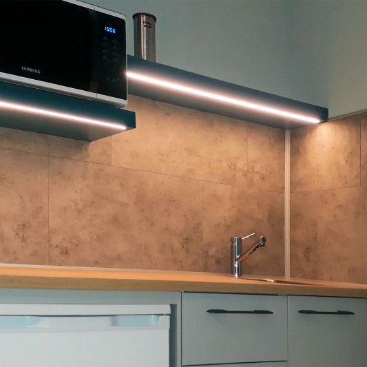 Ledstrip profiel opbouw Laag model - compleet met afdekkap 1,5 meter 7 mm hoog