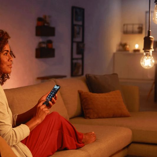 Philips Hue White Thin filament 7,2W E27 ST64