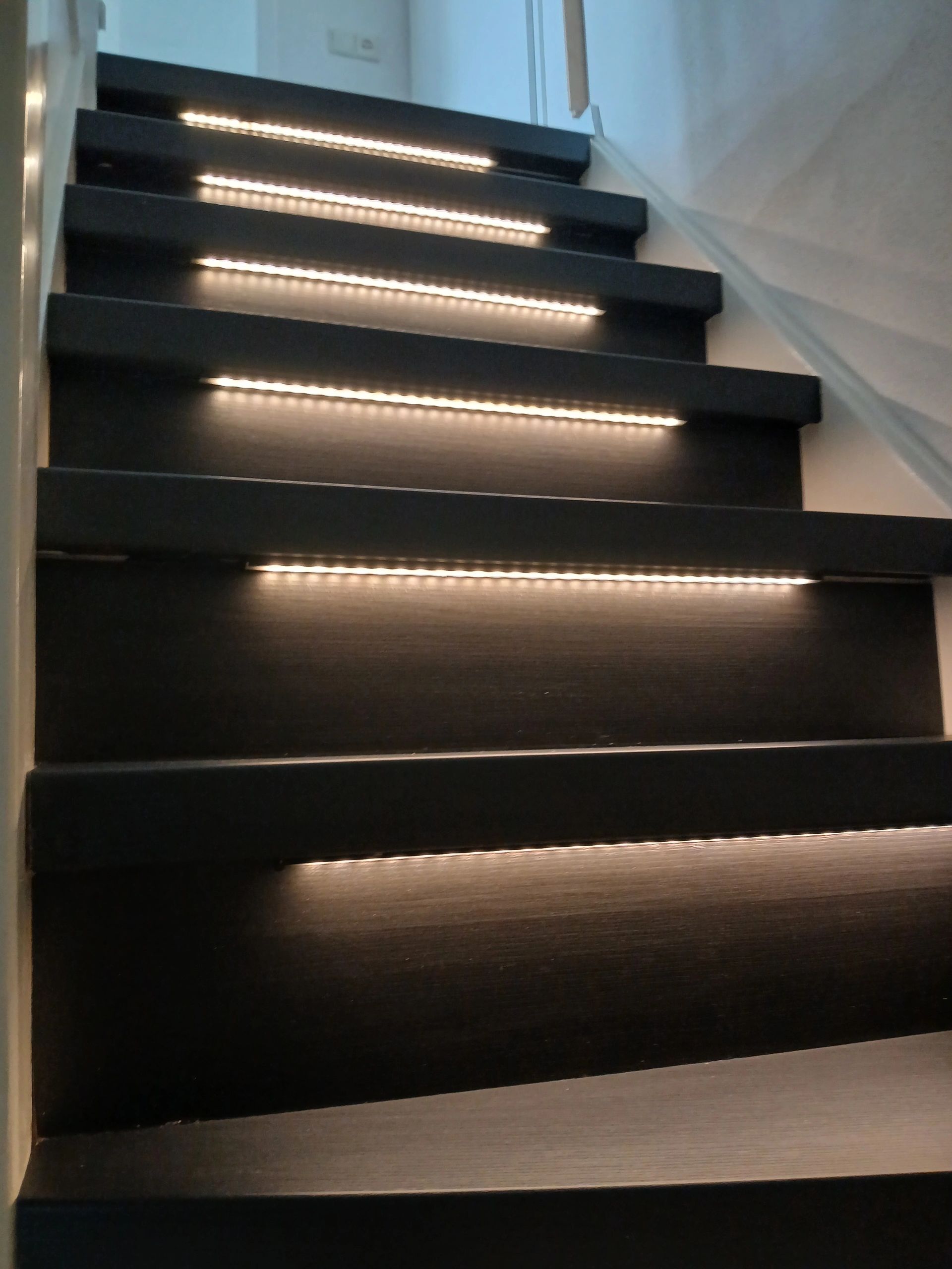 Trapverlichting Led strip Warm Wit 50 CM – Complete set inclusief profiel