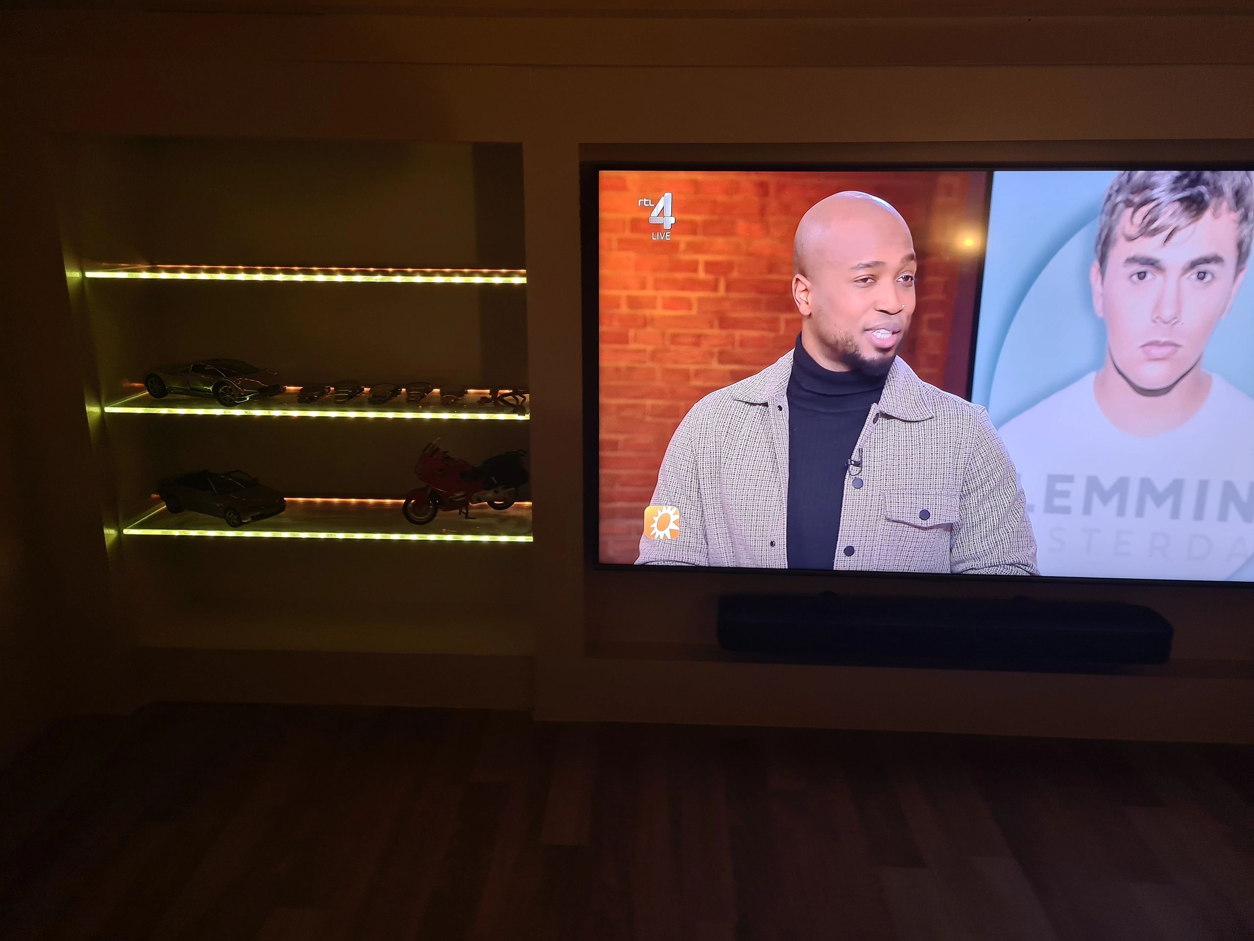TV backlight set met 2 RGBWW ledstrips voor TV’s >60 inch