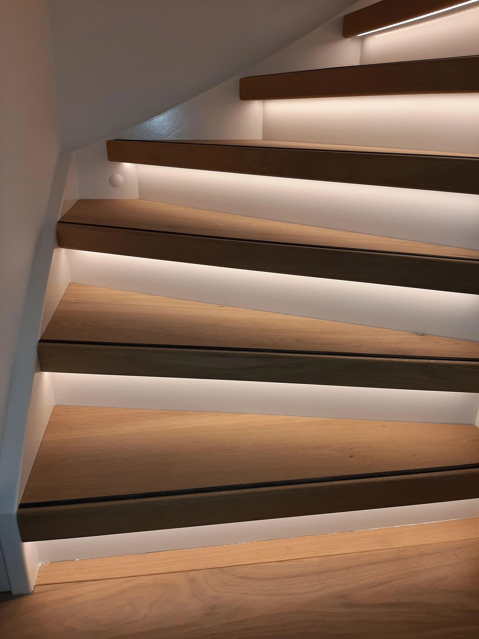 Trapverlichting Led strip Warm Wit 130 CM – Complete set inclusief profiel