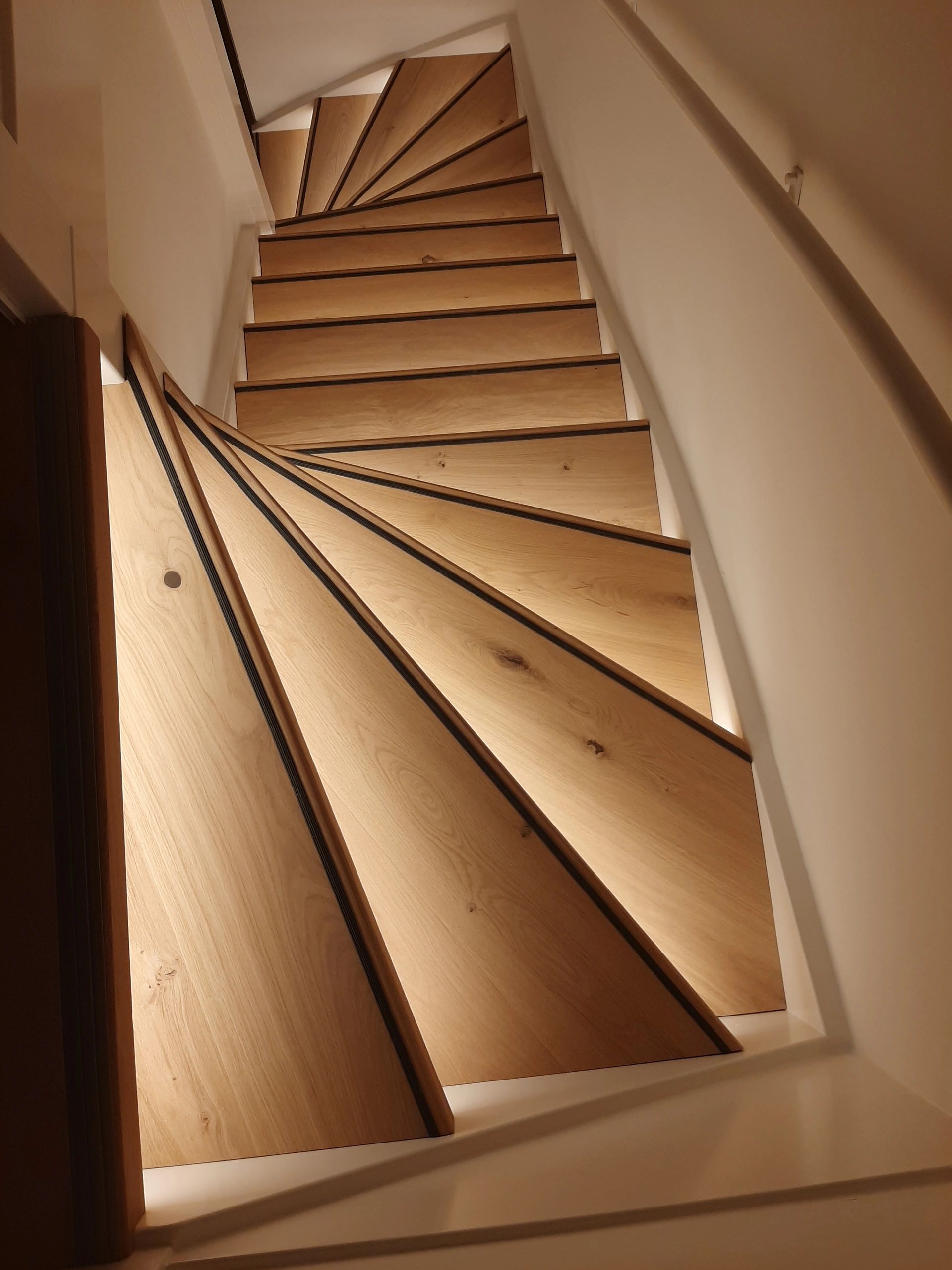 Trapverlichting Led strip Warm Wit 130 CM – Complete set inclusief profiel