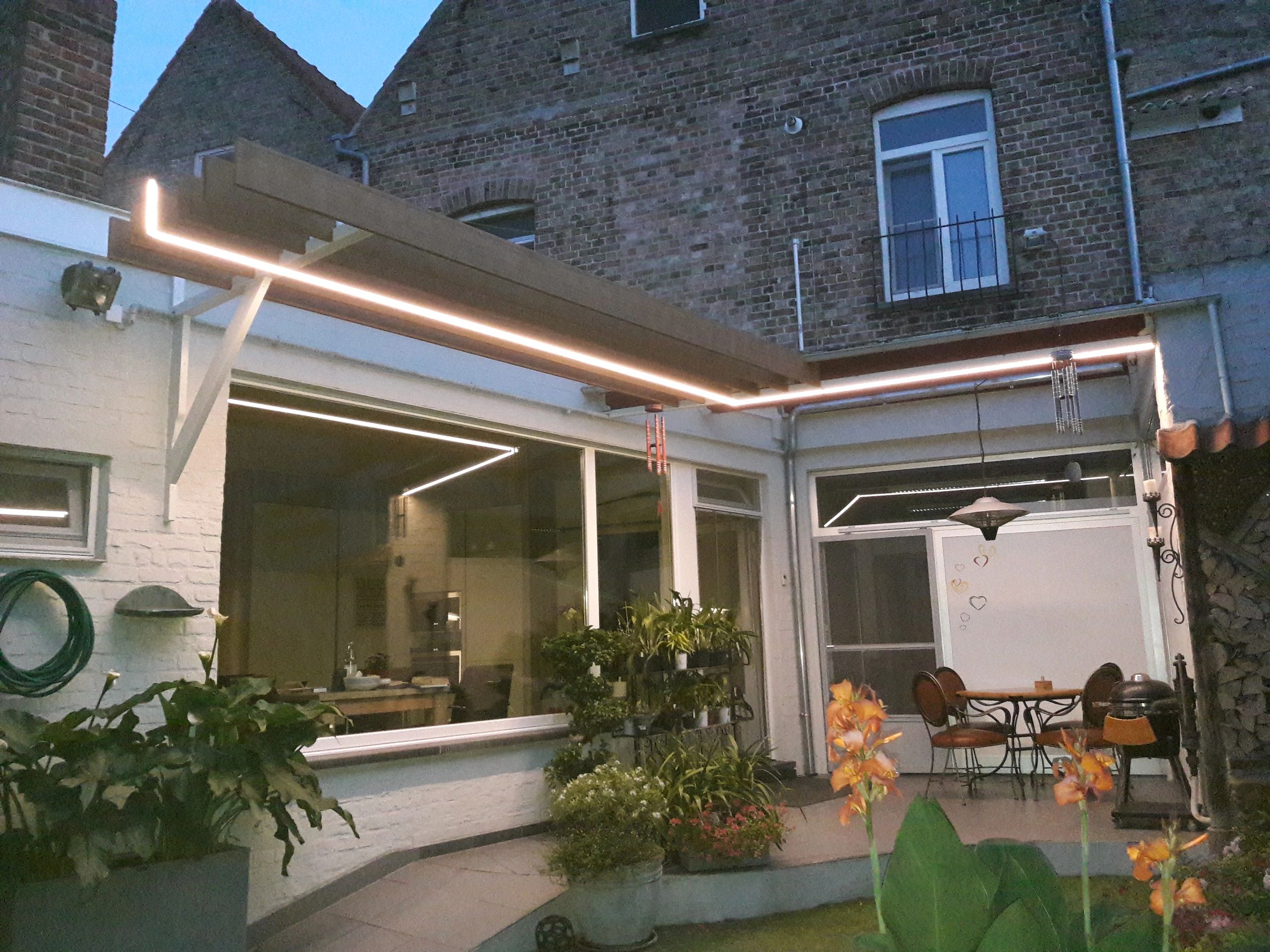 11 meter Warm Witte led strip voor buiten complete set