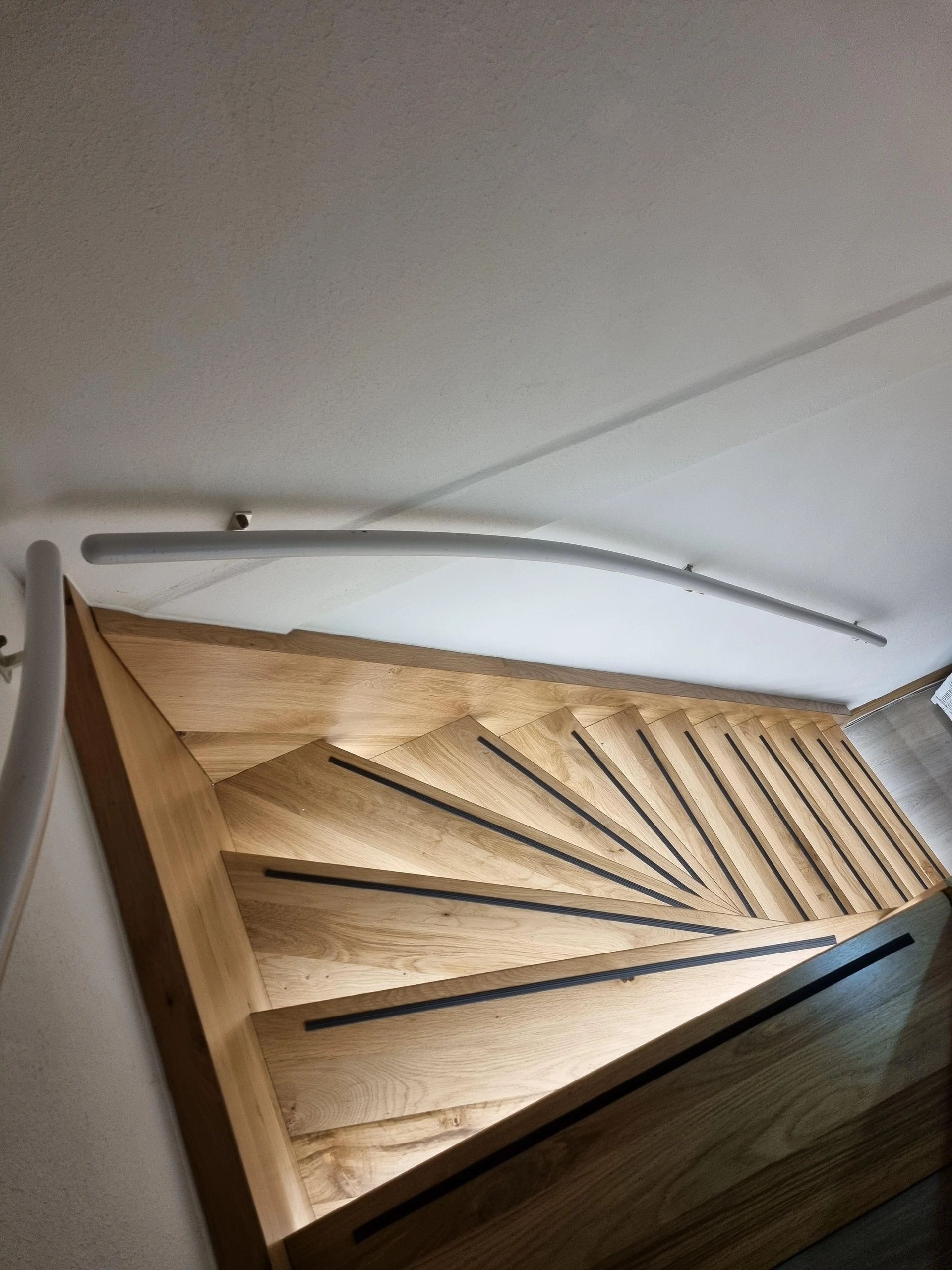 Trapverlichting Led strip Helder Wit 130 CM – Complete set inclusief profiel