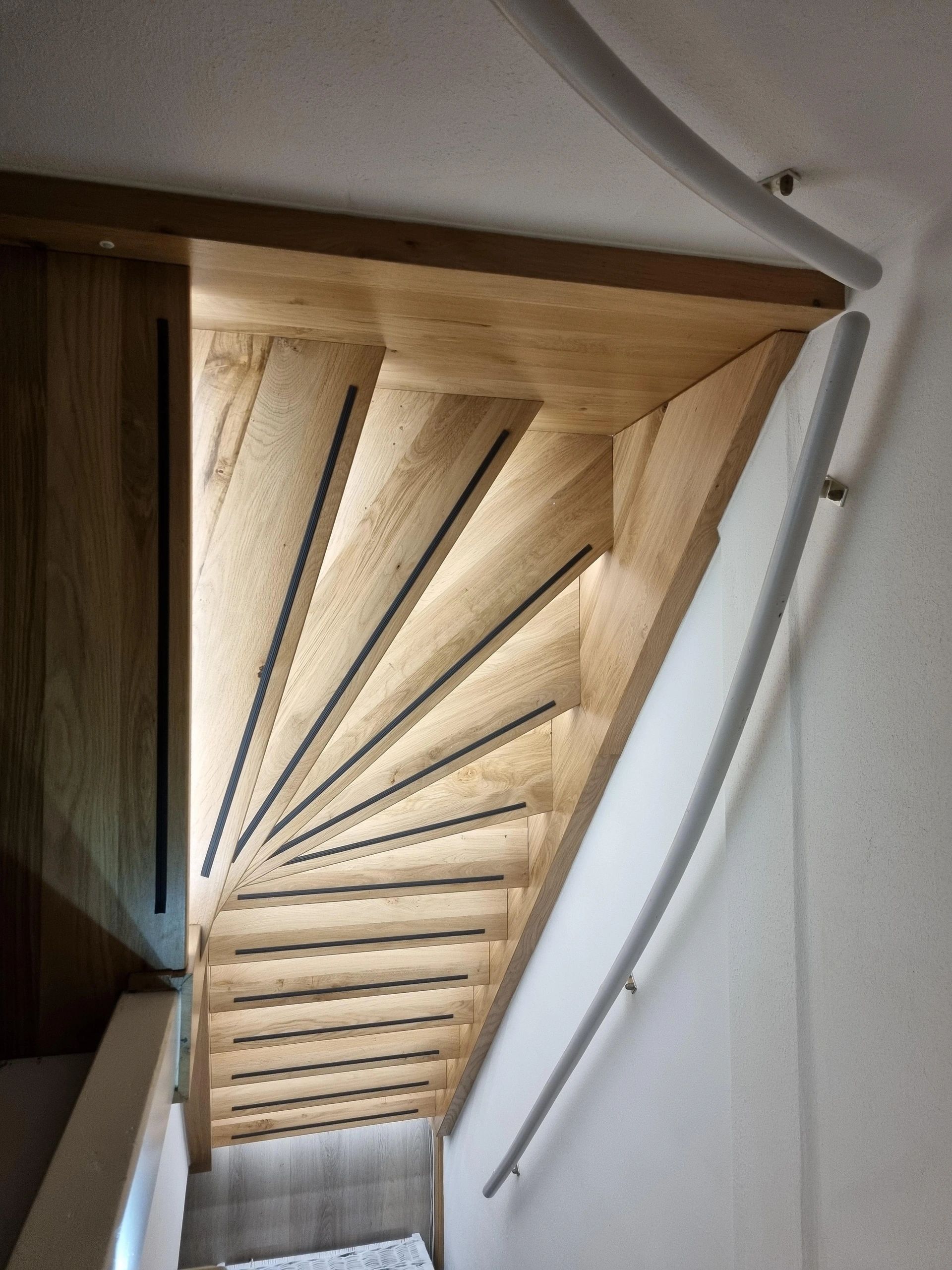 Trapverlichting Led strip Helder Wit 130 CM – Complete set inclusief profiel