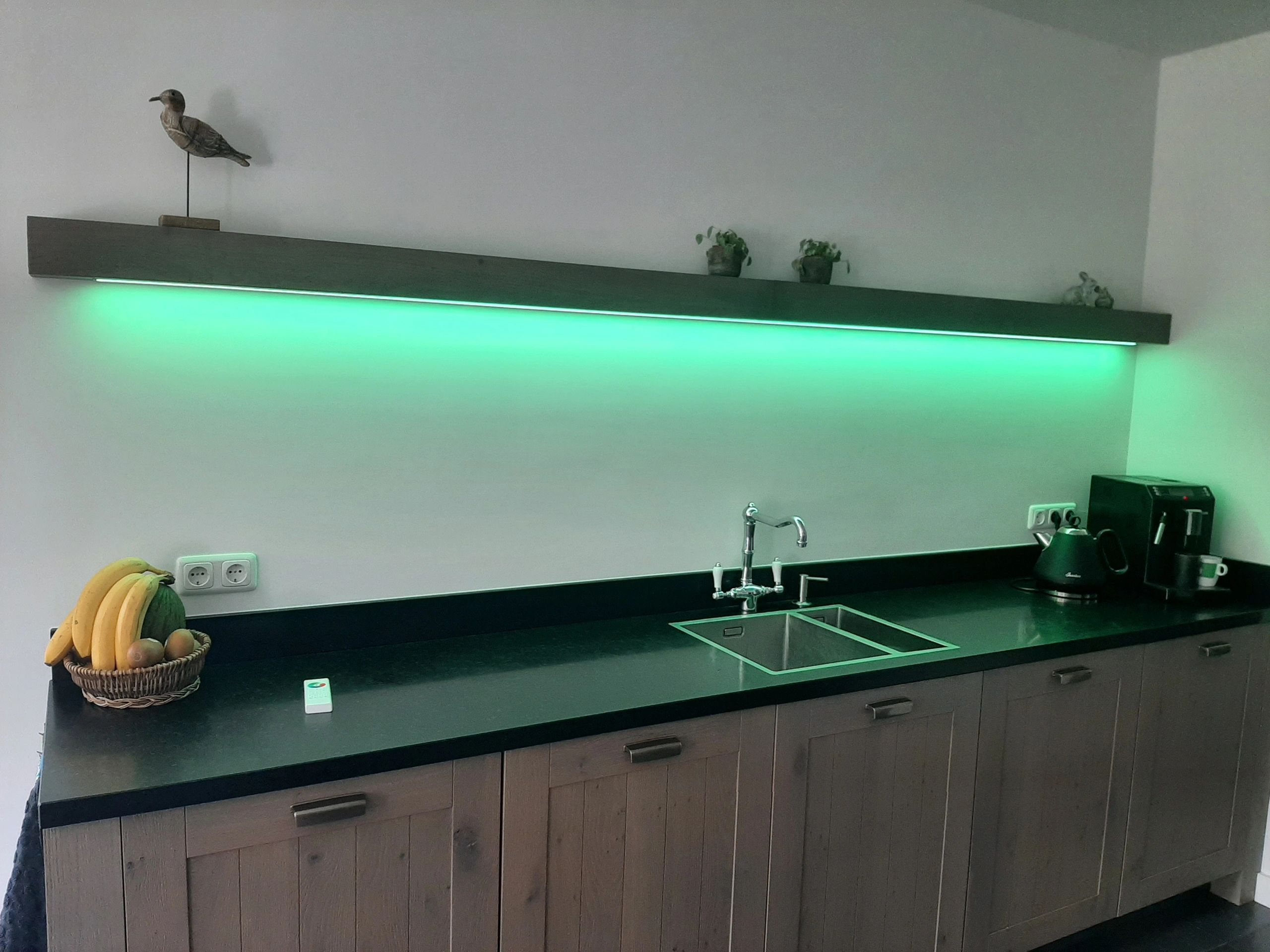 Aluminium ledstrip profiel zwart inbouw 3M - breed en laag - compleet met afdekkap
