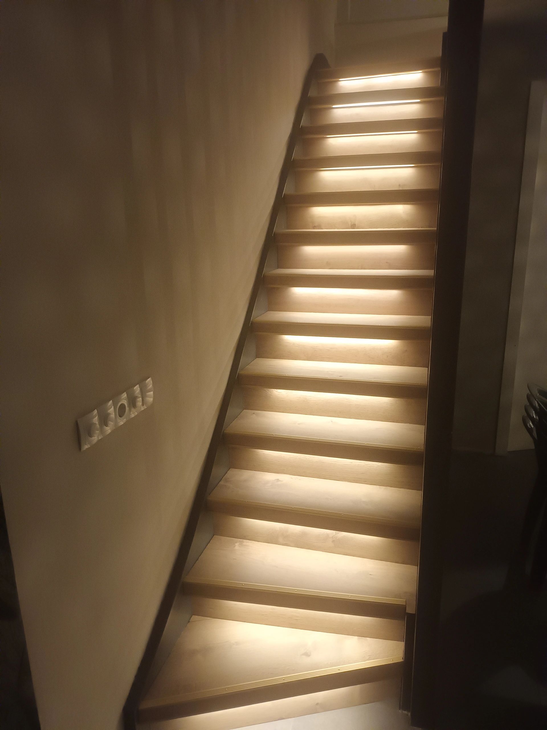 Trapverlichting COB led strip Warm Wit 50 CM – Complete set inclusief profiel