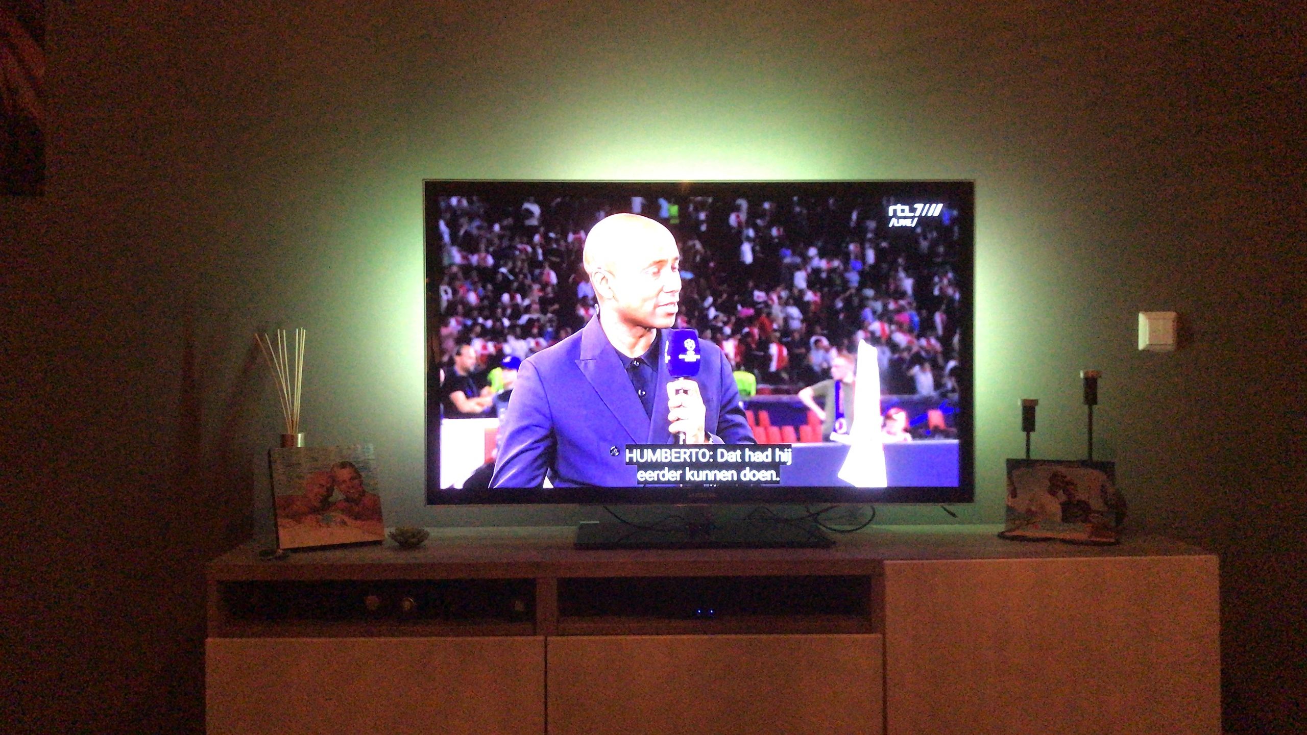 TV backlight set met 3 RGBWW ledstrips voor TV’s >60 inch