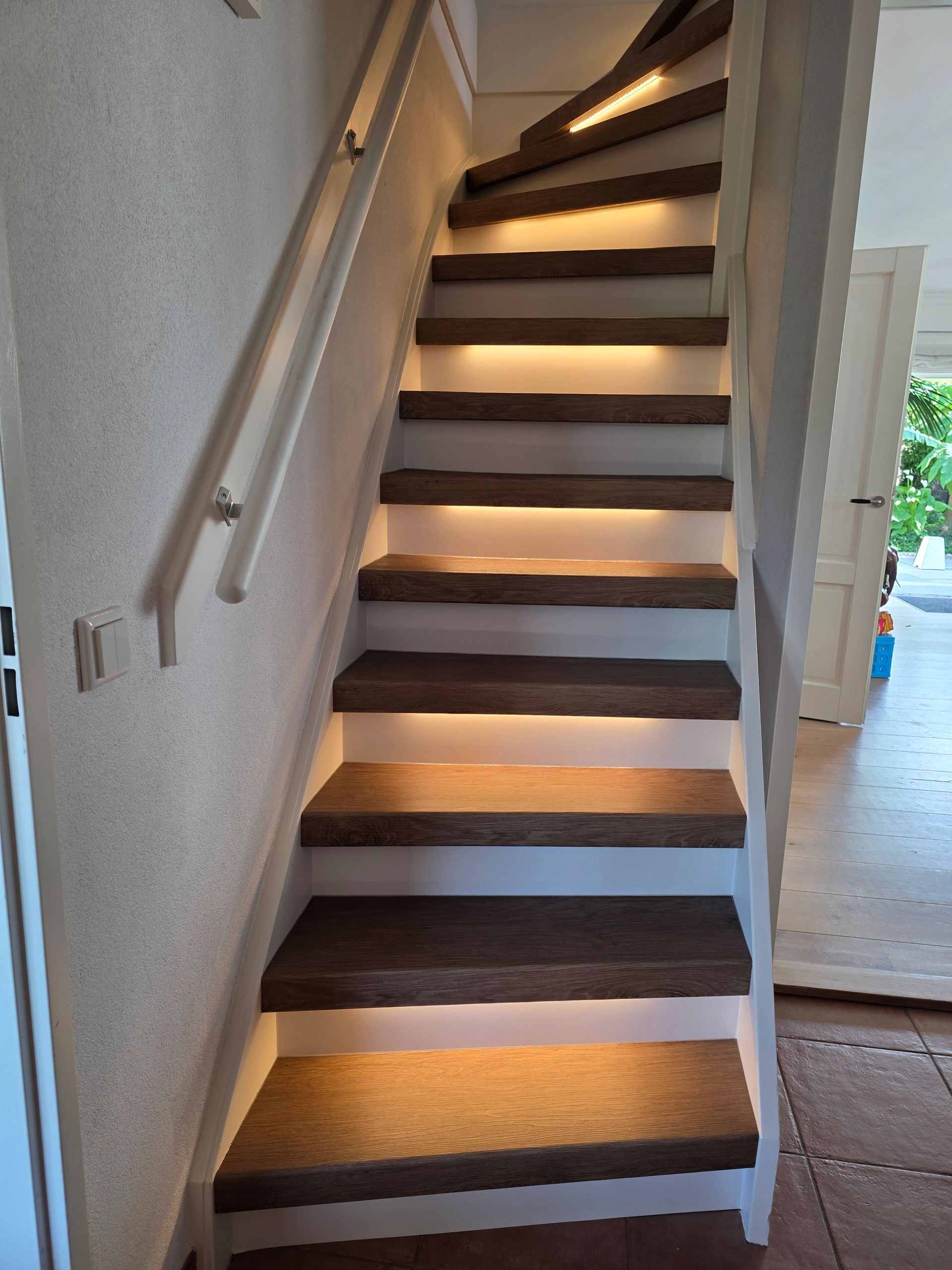 Dynamische trapverlichting controller inclusief sensoren en afstandsbediening - 12 programma's