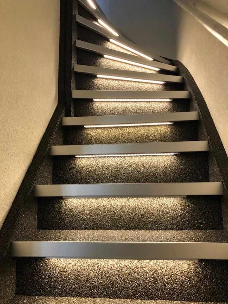 Trapverlichting Led strip Warm Wit 50 CM – Complete set inclusief profiel