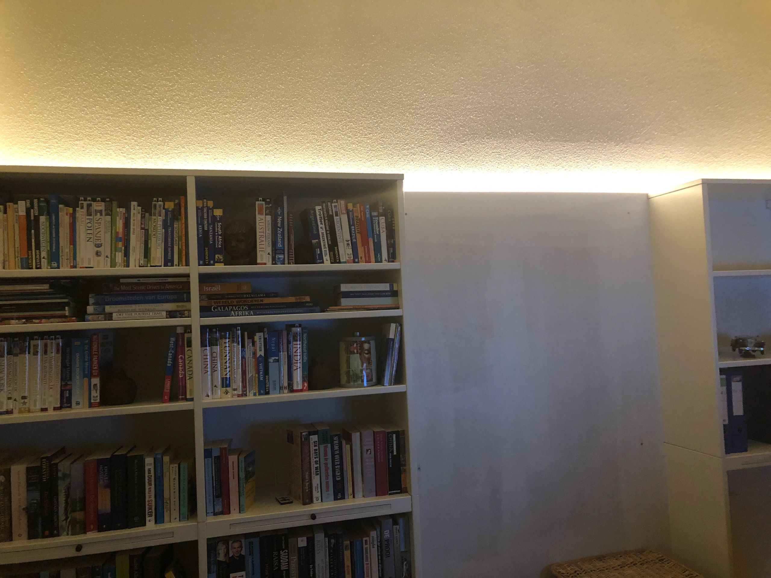 Aluminium ledstrip profiel opbouw 4M - 7 mm hoog - compleet met afdekkap
