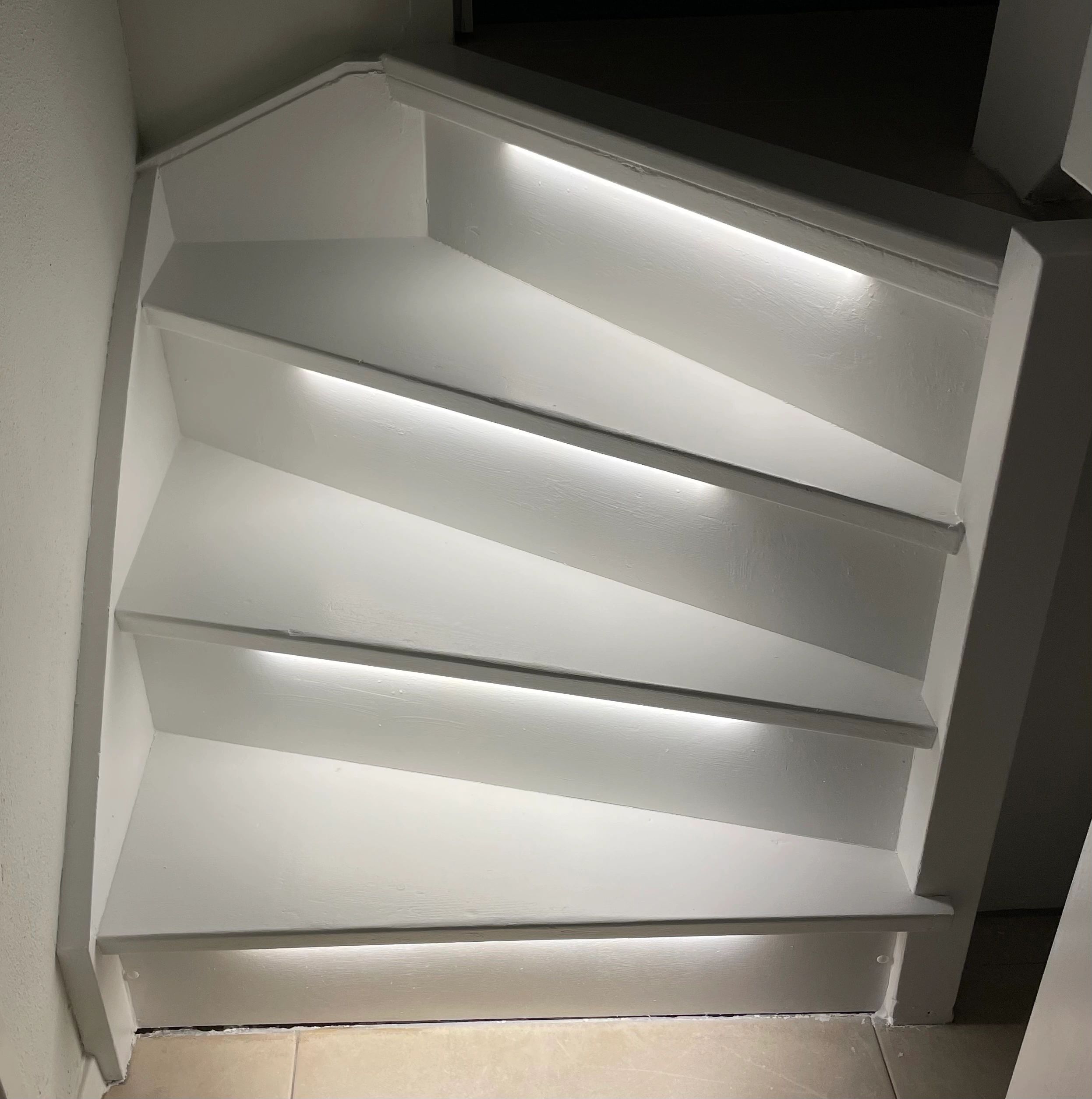 Trapverlichting Zigbee led strip Warm Wit 50 cm - Complete set inclusief profiel