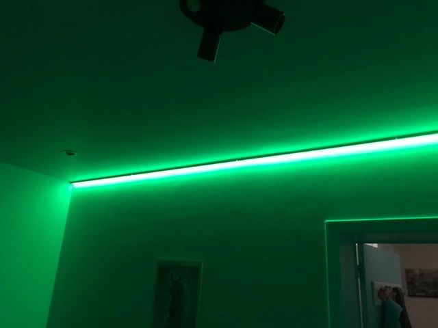 Aluminium ledstrip profiel zwart opbouw 4M - 15 mm hoog - compleet met afdekkap