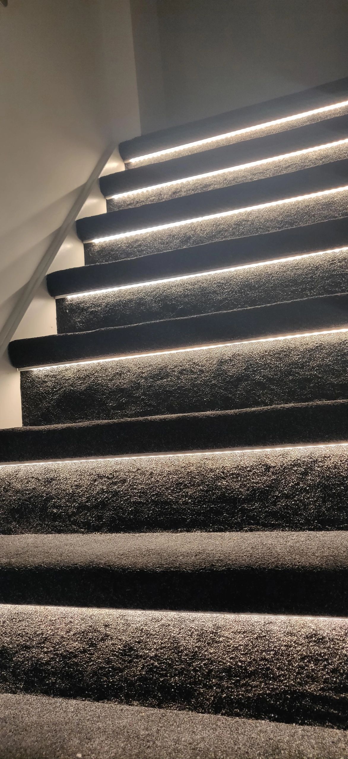 Trapverlichting Led strip Warm Wit 130 CM – Complete set inclusief profiel