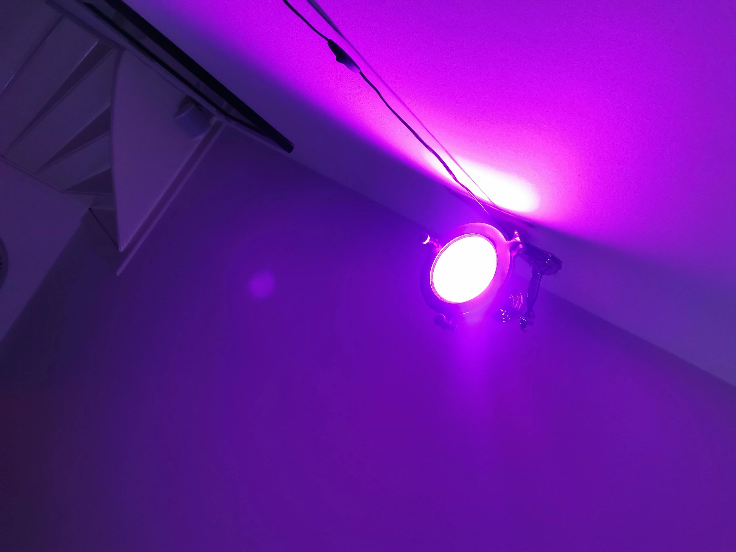 WIFI LED lamp RGBW 6W E27 fitting