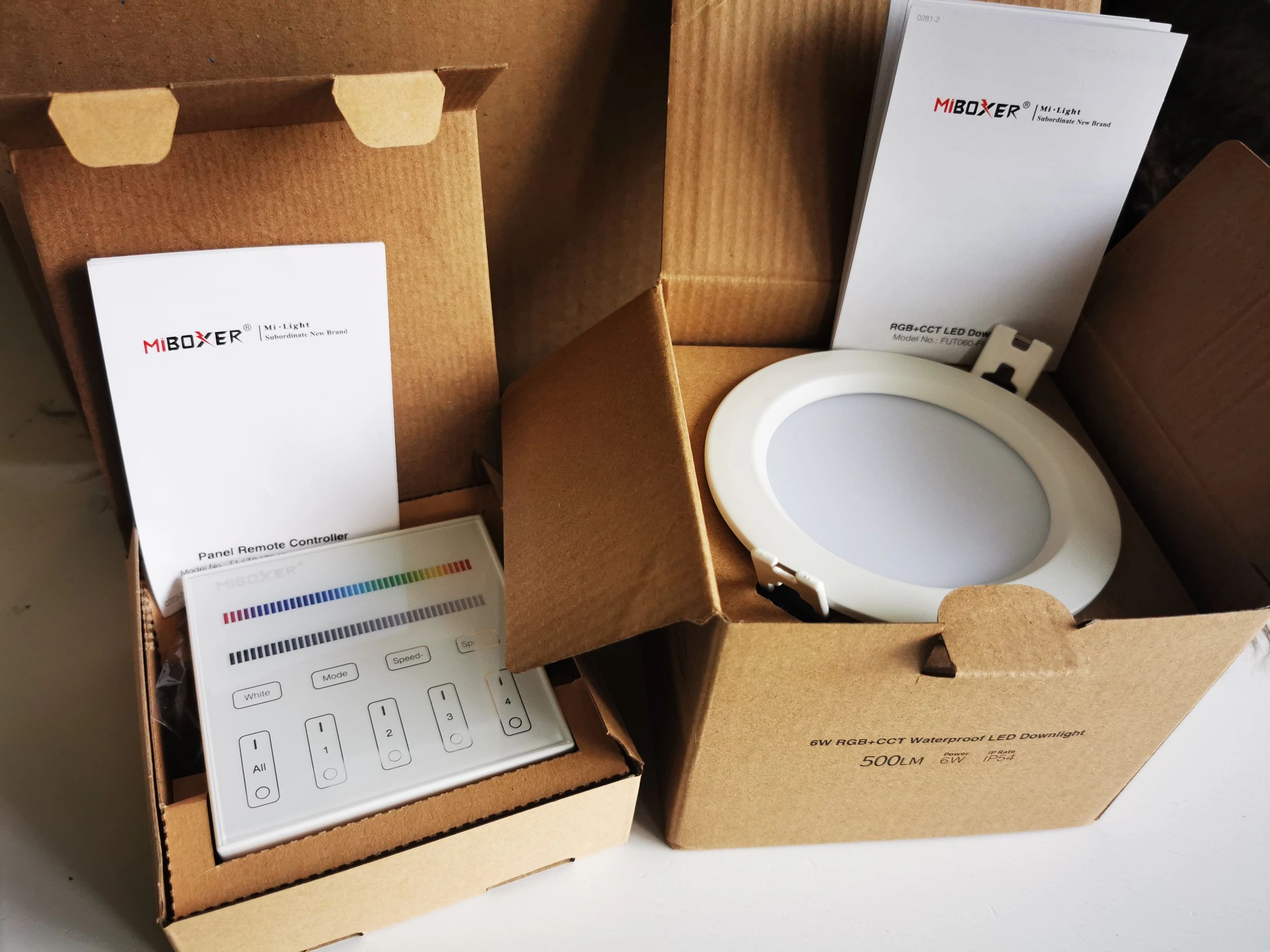 Touch panel wandbediening draadloos RGB en RGBW op stroom