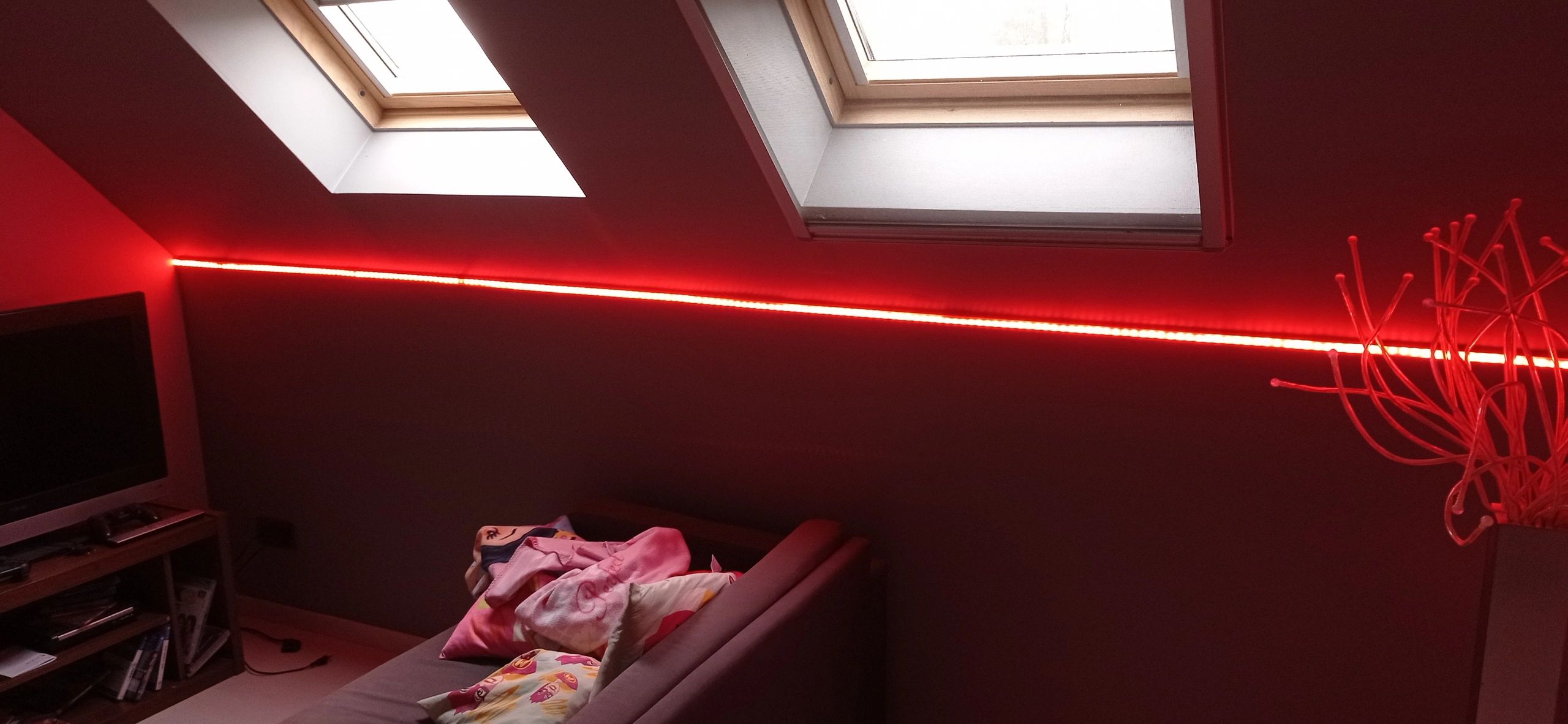 Aluminium ledstrip profiel zwart opbouw 4M - 7 mm hoog - compleet met afdekkap