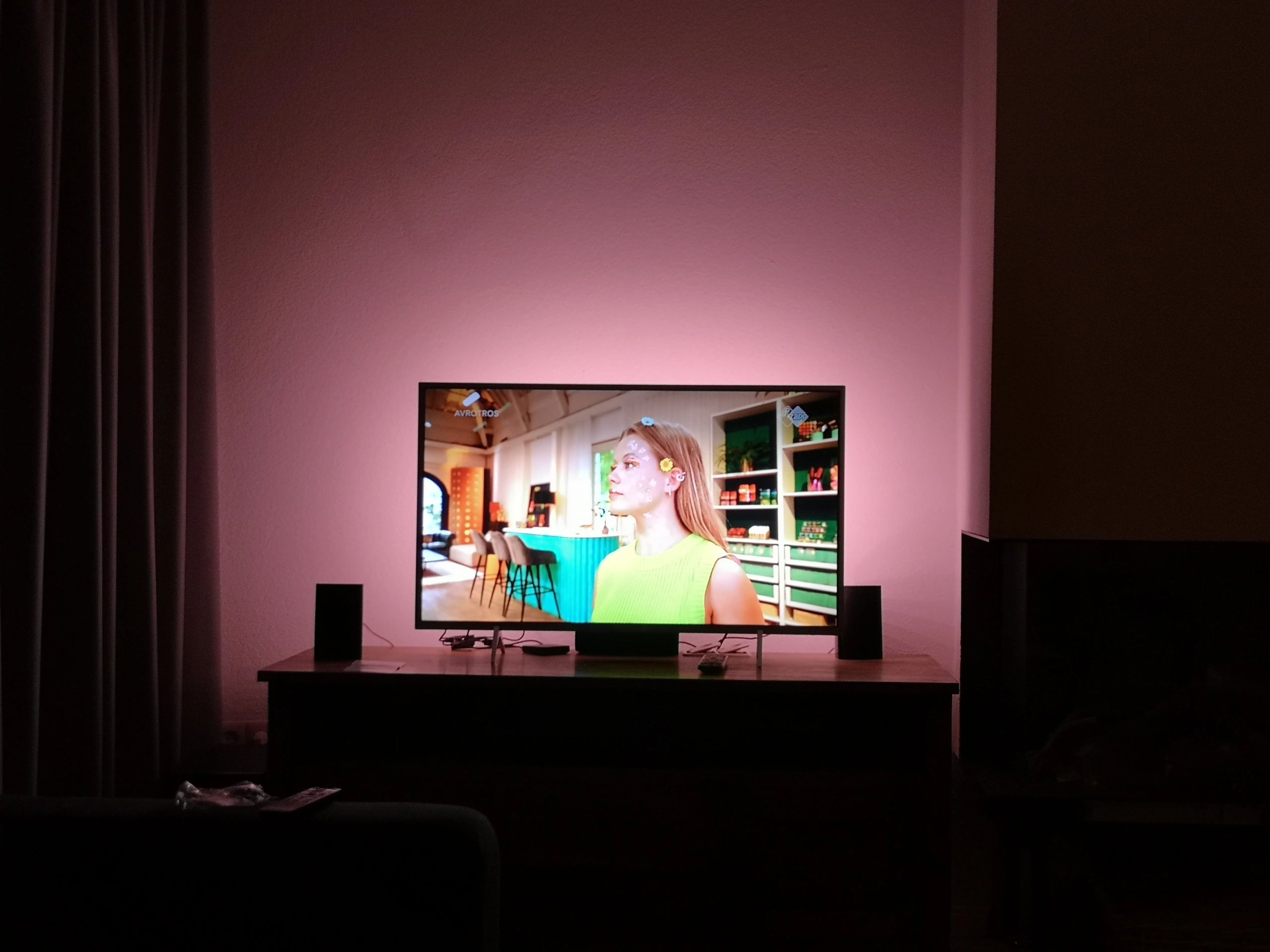 TV backlight set met 3 RGBWW ledstrips voor TV’s >60 inch