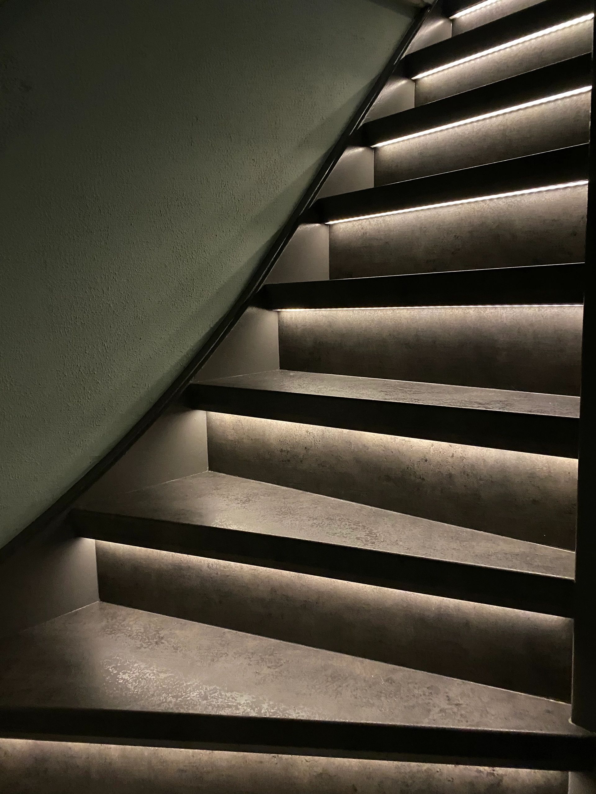 Trapverlichting Led strip Warm Wit 130 CM – Complete set inclusief profiel