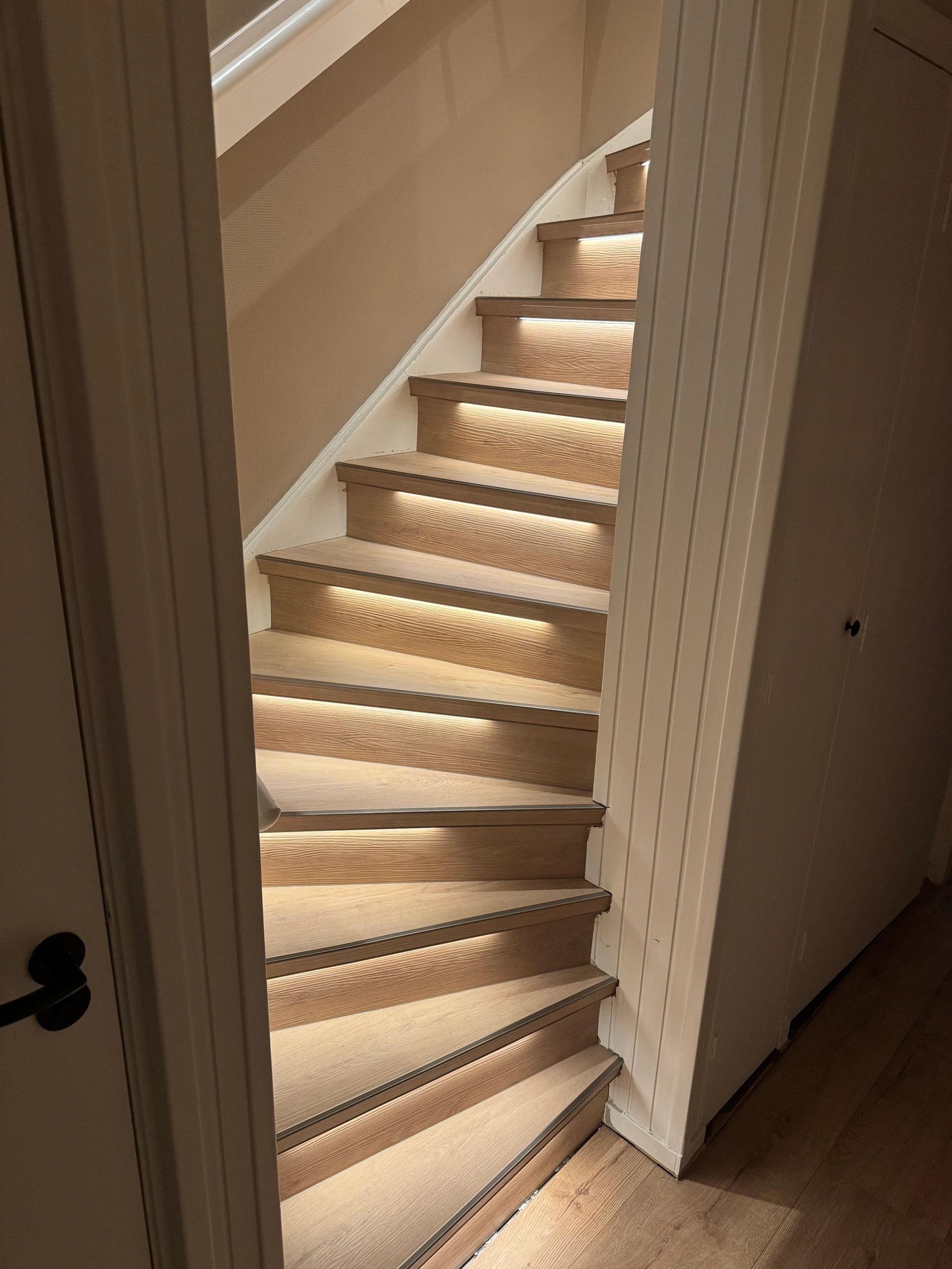 Trapverlichting COB led strip Warm Wit 50 CM – Complete set inclusief profiel