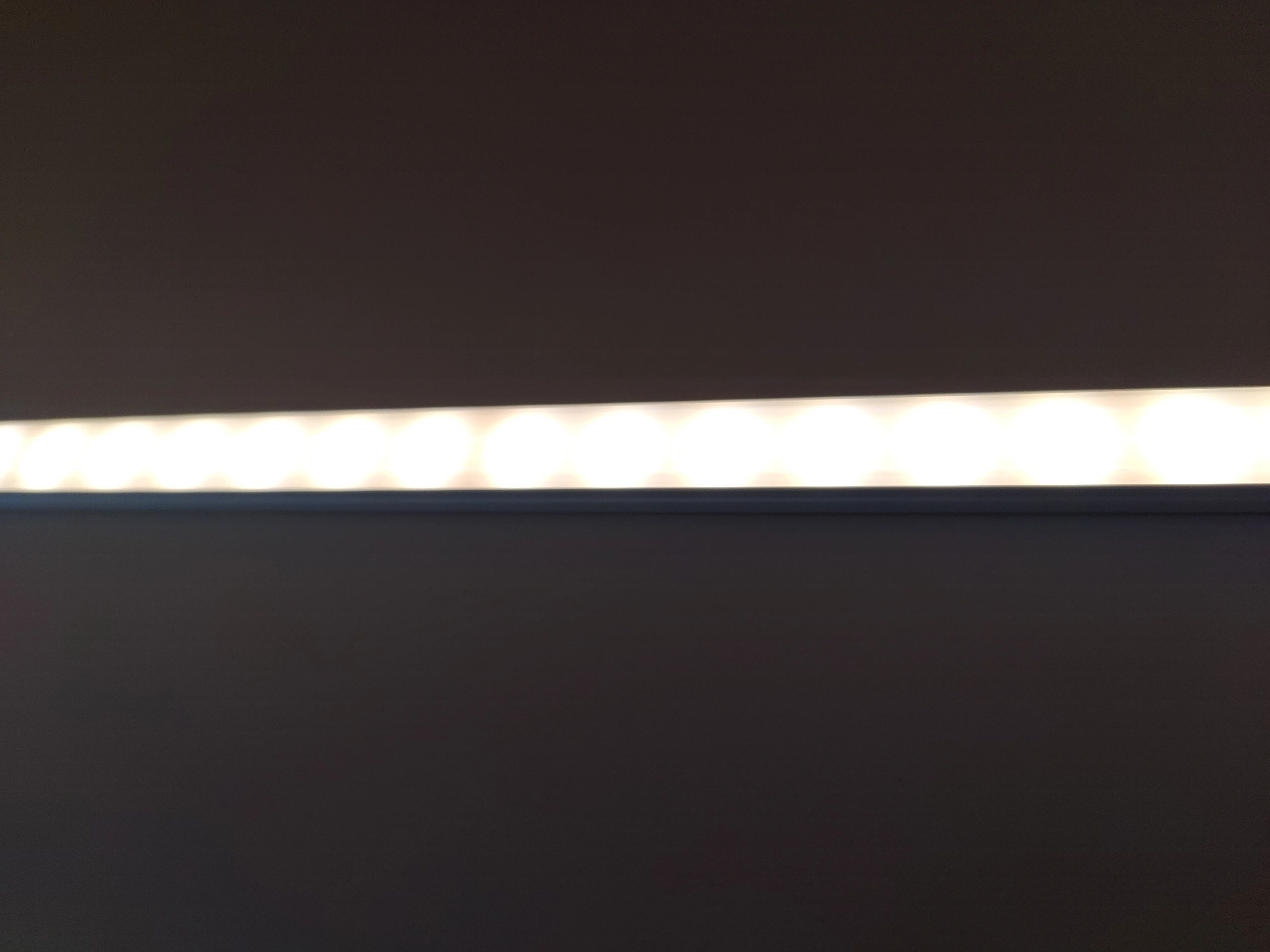 Aluminium ledstrip profiel opbouw 2M - 7 mm hoog - compleet met afdekkap