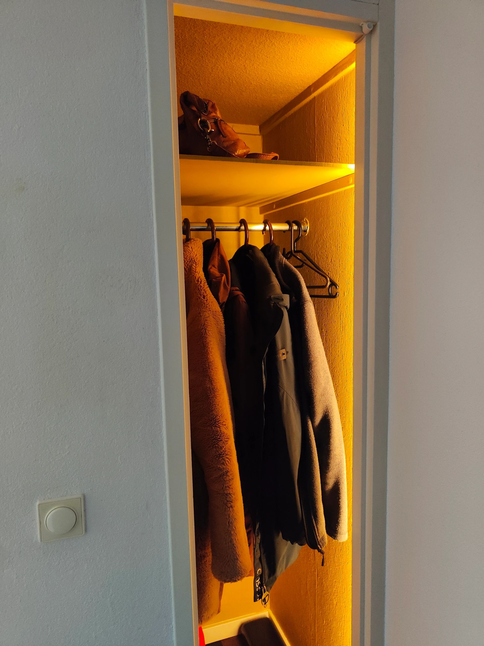 Bewegingssensor wit - Vertragingstijd in te stellen - 12V en 24V