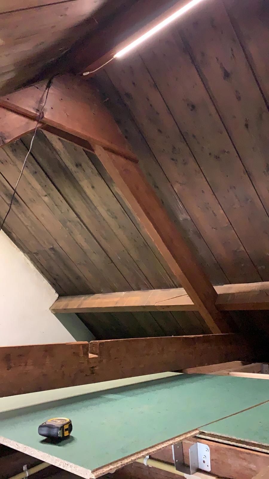 Aluminium ledstrip profiel zwart opbouw 1M - 7 mm hoog - compleet met afdekkap