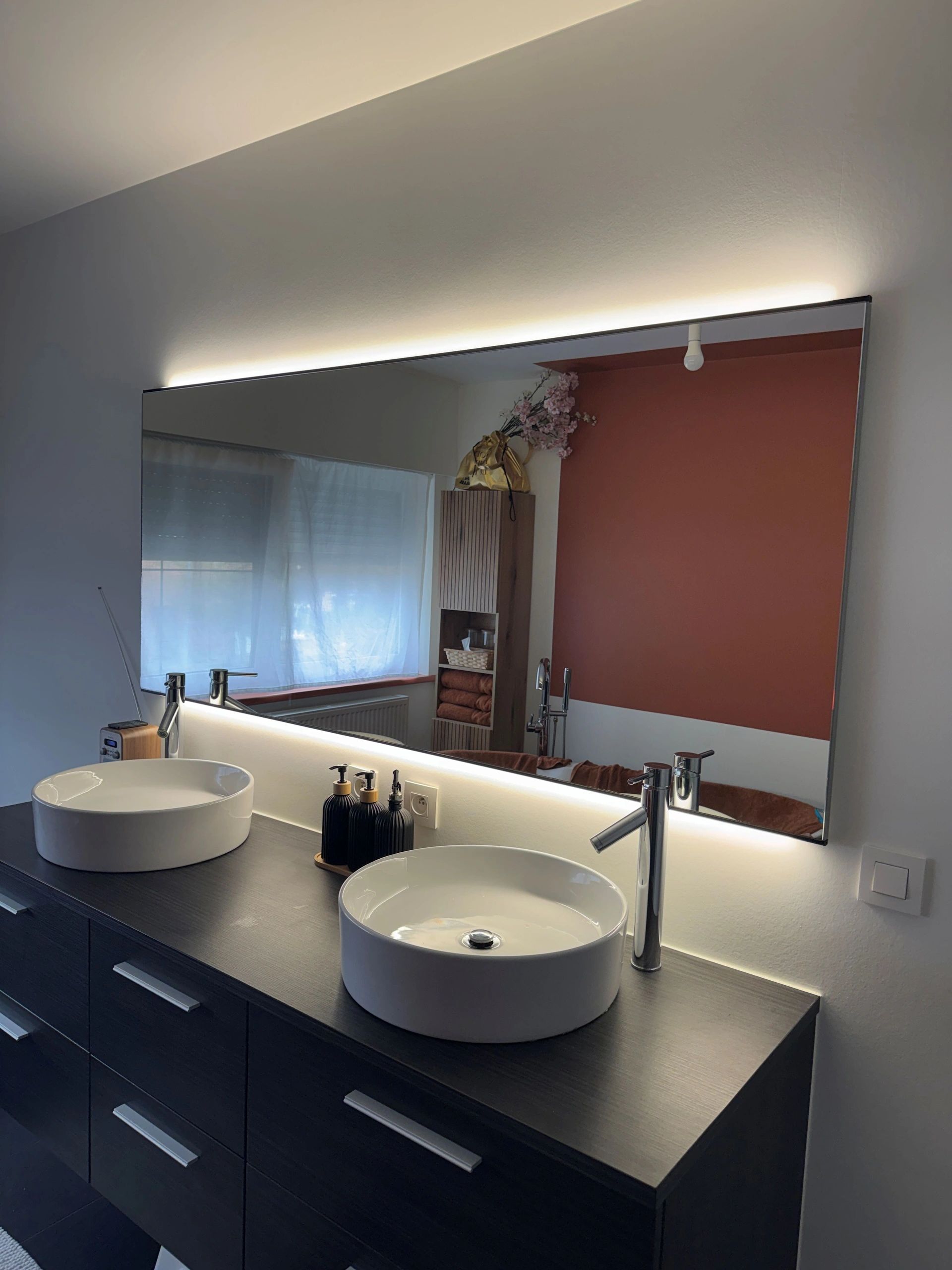 Aluminium ledstrip profiel zwart opbouw 2M - 7 mm hoog - compleet met afdekkap