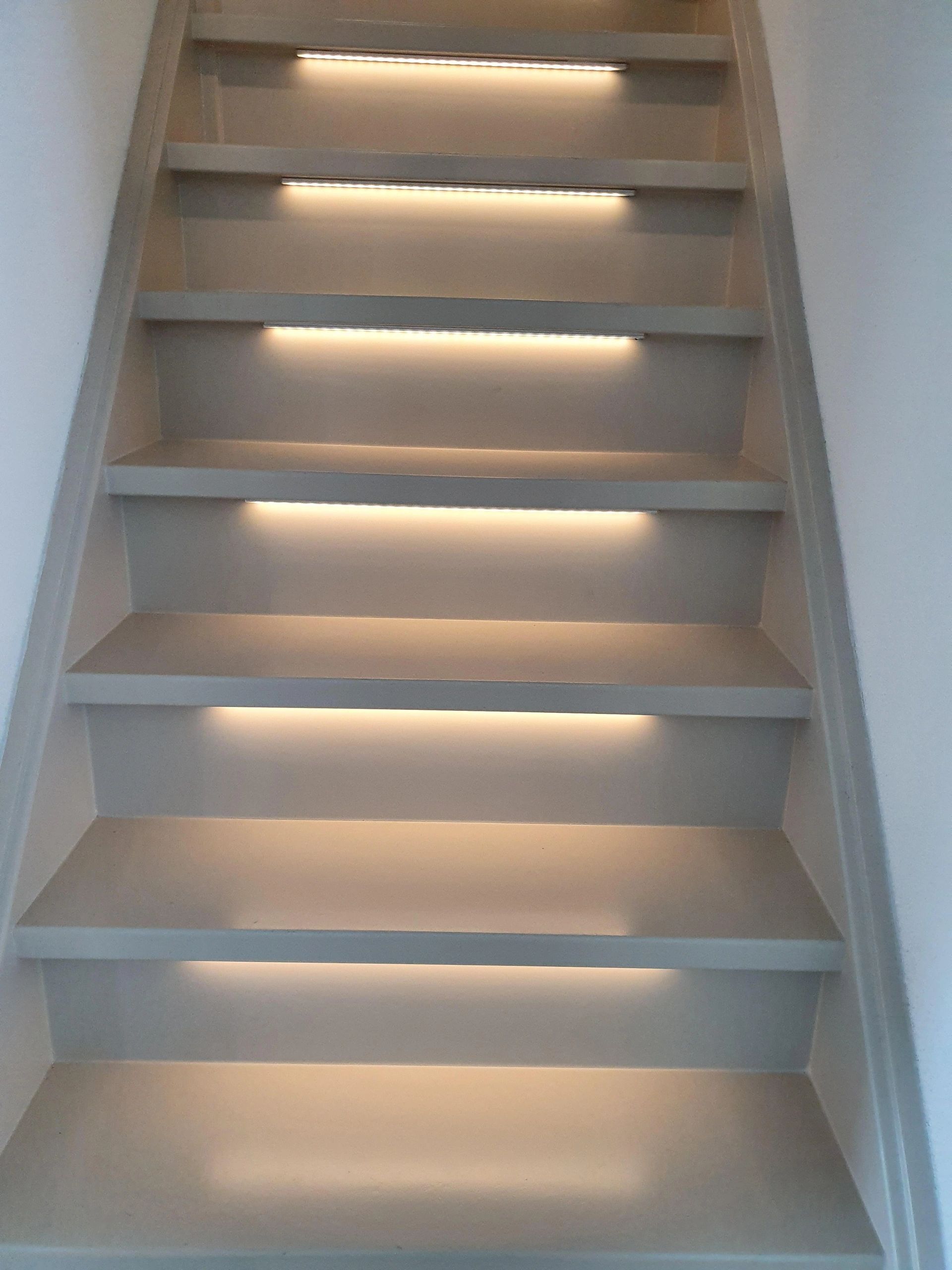 Trapverlichting Led strip Helder Wit 50 CM – Complete set inclusief profiel